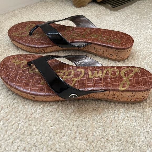 Sam Edelman Black Patent Thong Sandals - Picture 1 of 1
